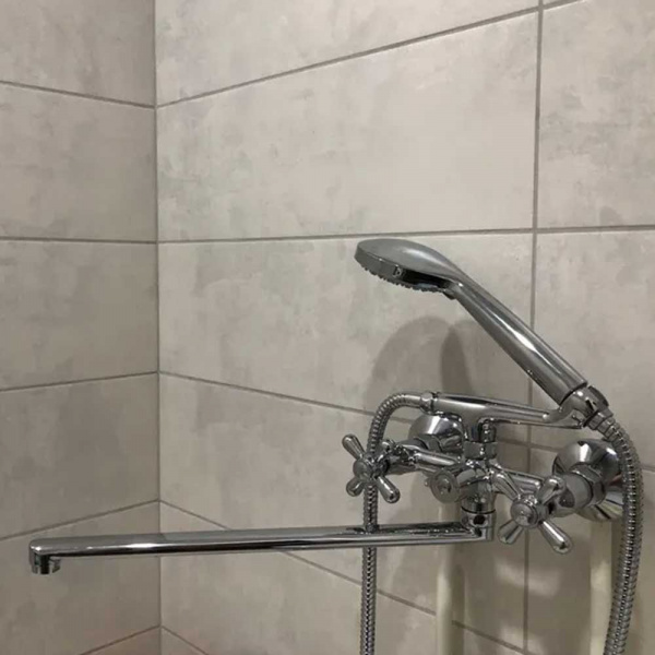 Смеситель для ванны с душем Haiba HB2125